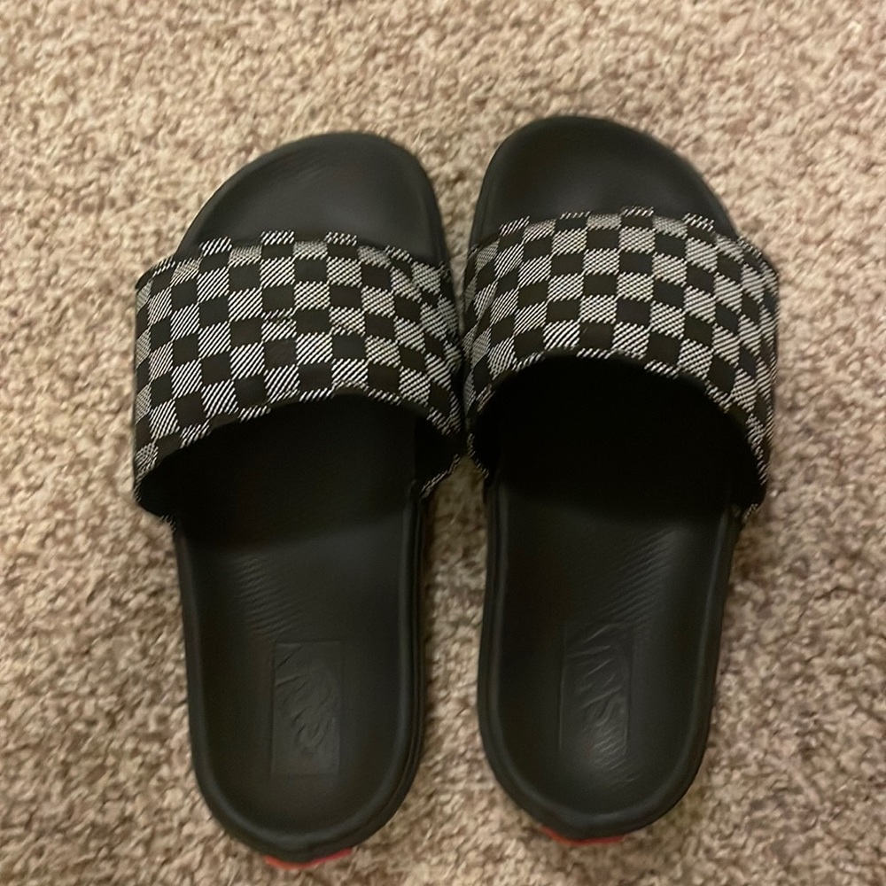 Youth size 5 Vans slides